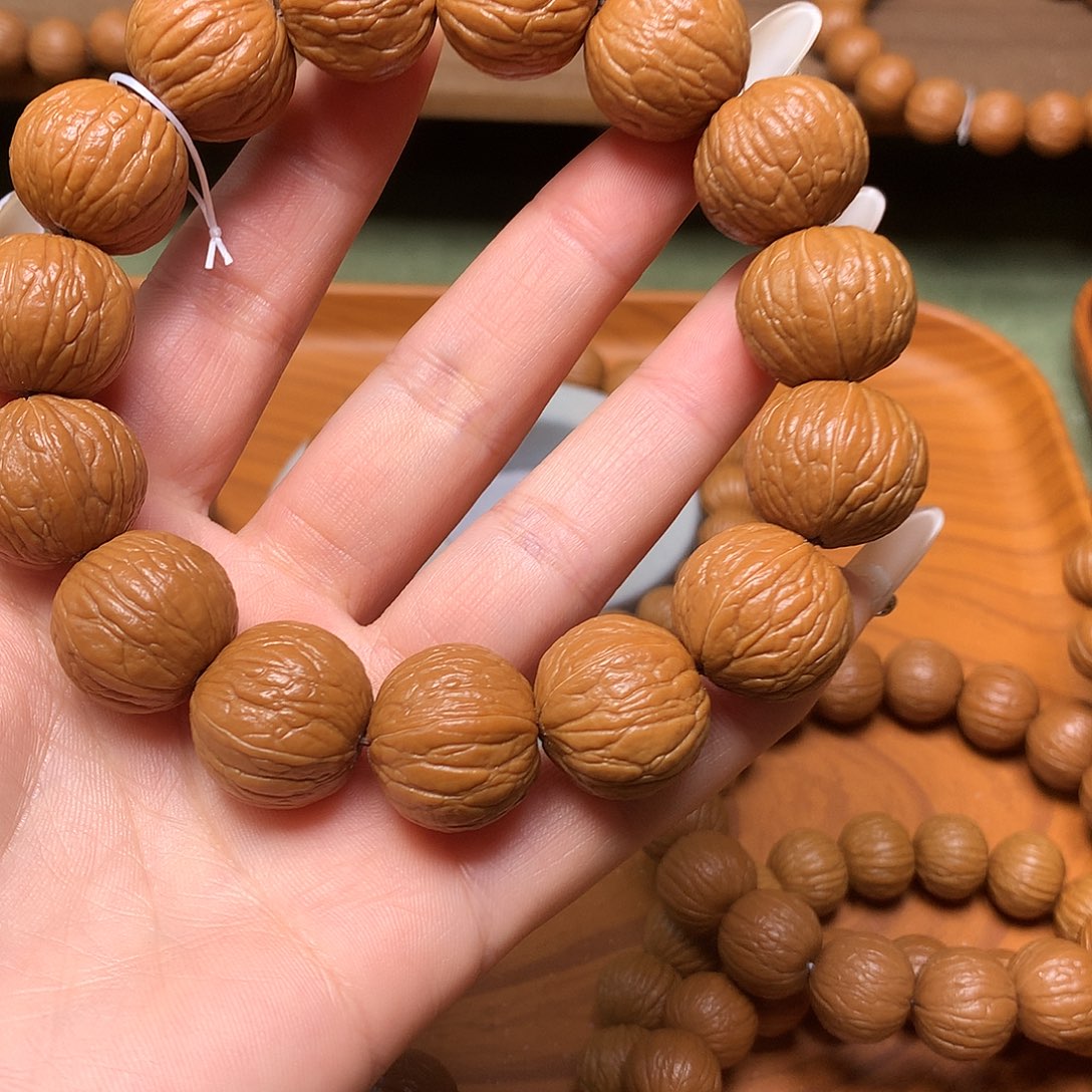 吊坠猴头核桃就**！18同尺聚宝盆