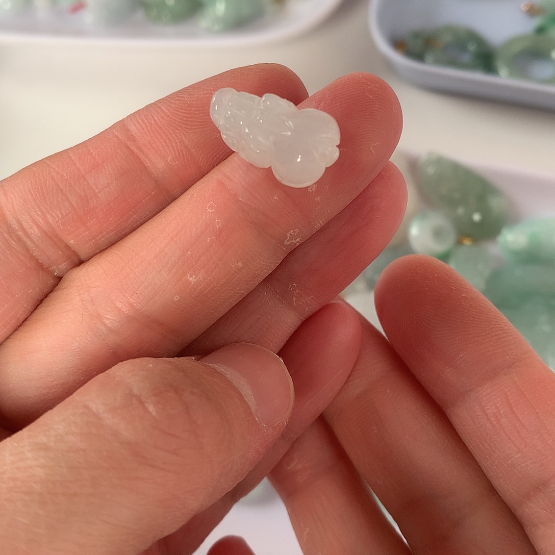 翡翠颈饰未镶嵌貔貅