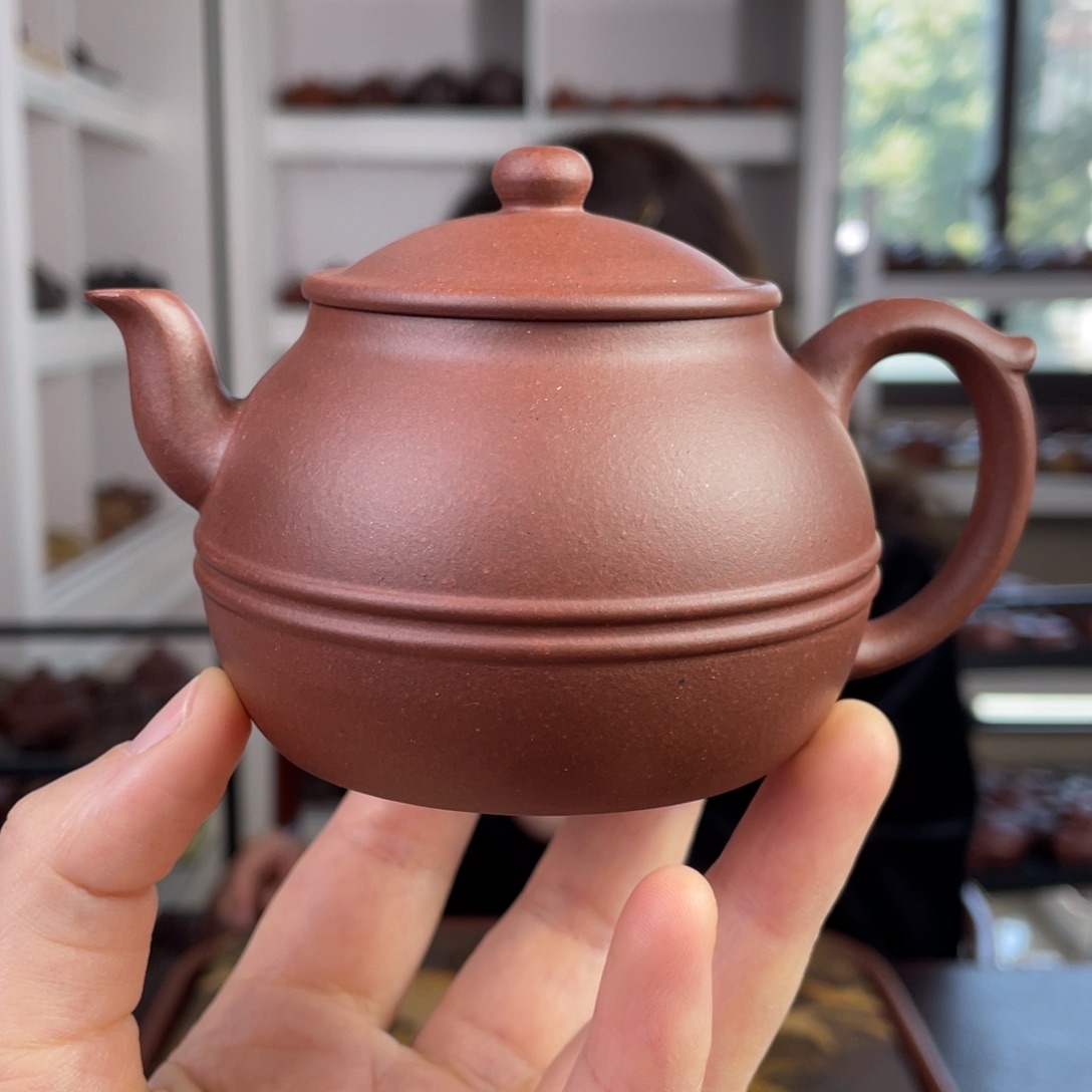 紫砂茶壶底槽清素带菱花170cc