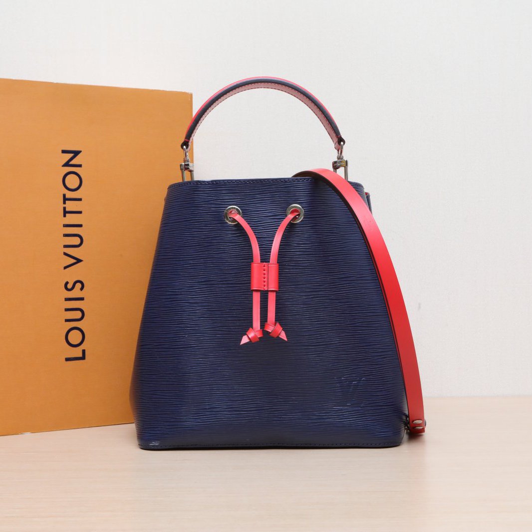 99新 LouisVuitton/路易威登 小花攀攀NÉONOÉ 水桶包 中号 26蓝色