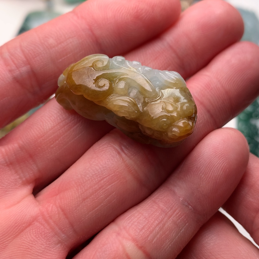 定制翡翠未镶嵌貔貅