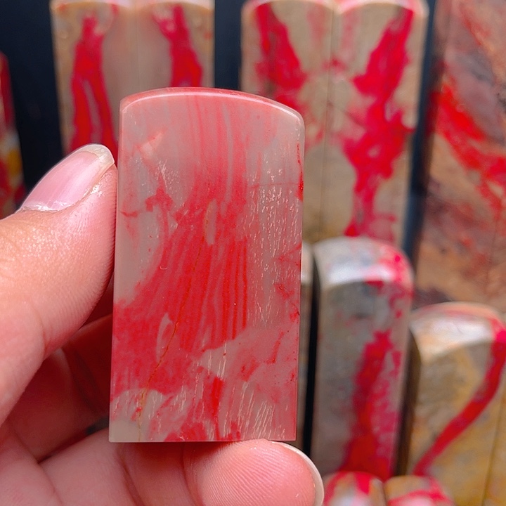 昌化鸡血石禅**味昌化鸡血石质地优良