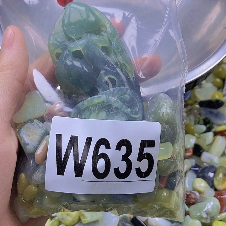 未镶嵌蛇纹石玉鱼缸石