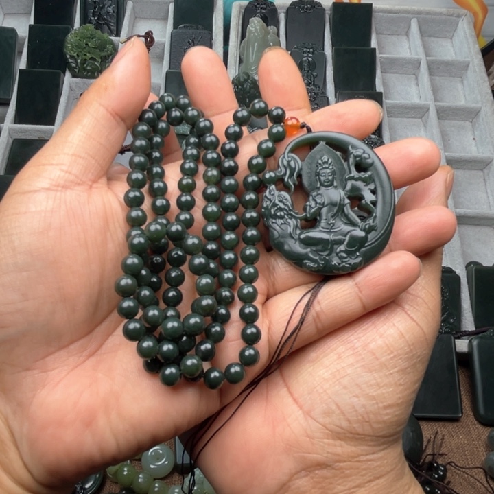 和田玉吊坠(赠链)未镶嵌