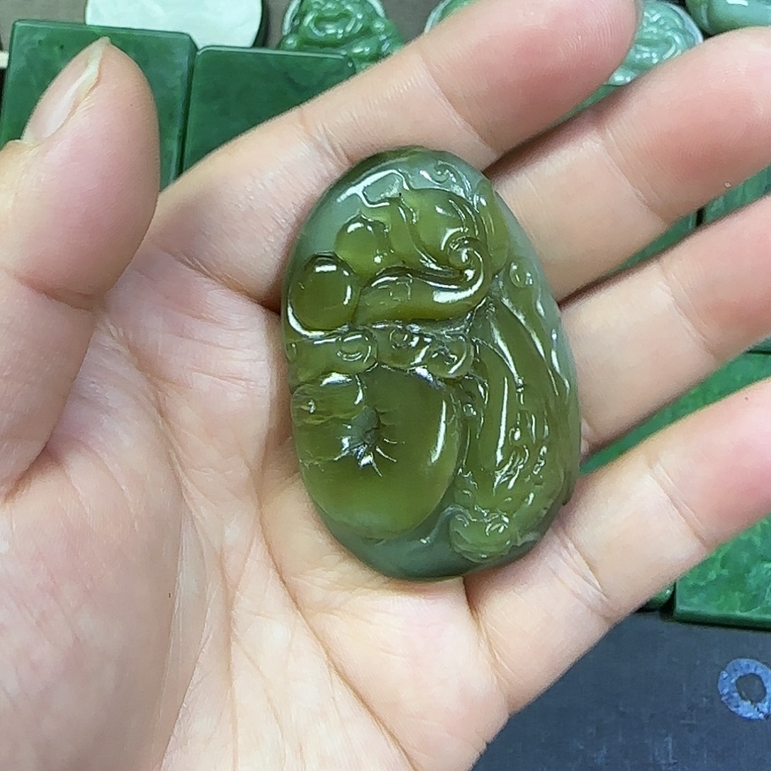 和田玉未镶嵌珠宝半成品