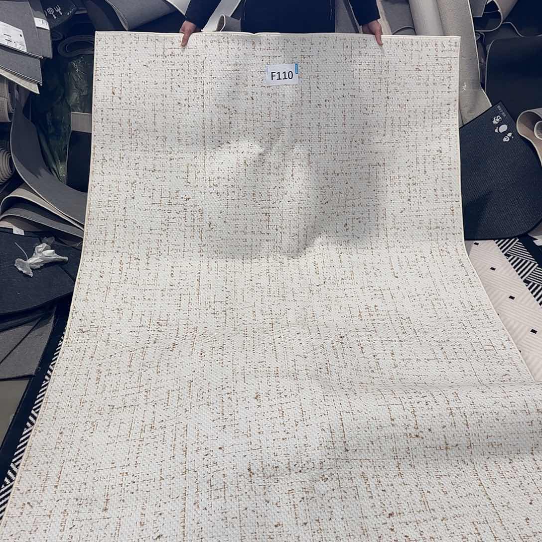 聚酯纤维（涤纶）95%以上110