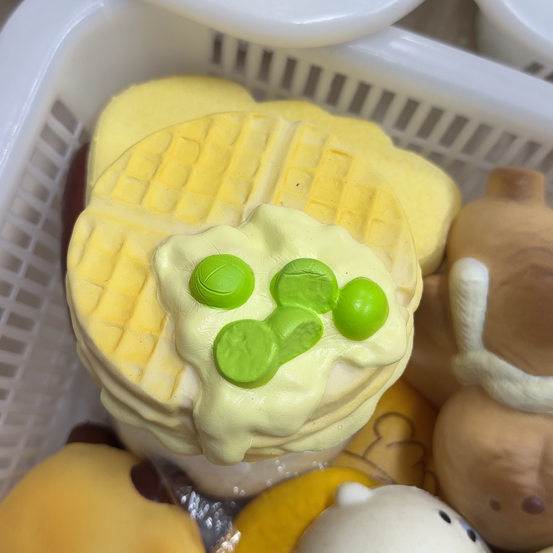 塑料Cos青提格子饼
