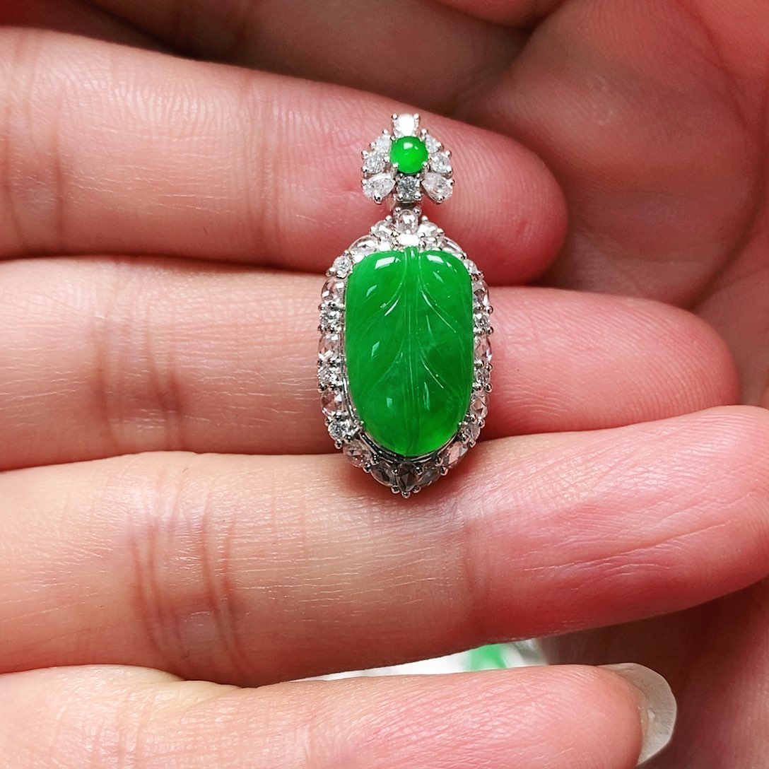 翡翠颈饰18K金镶嵌天然缅甸翡翠A货树叶吊坠