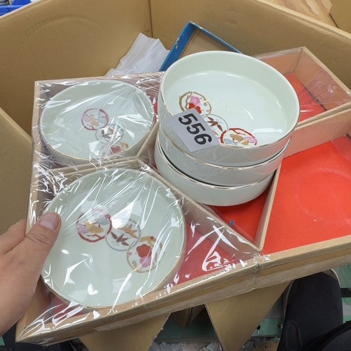瓷片五*兔工艺品摆件瓷器摆件666