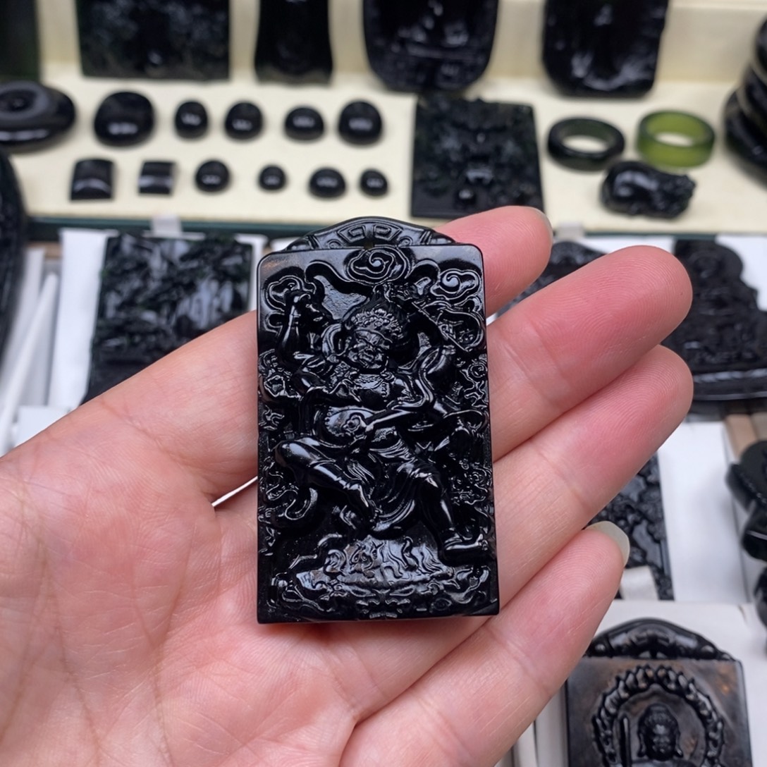 未镶嵌蛇纹石玉吊坠(不含链)