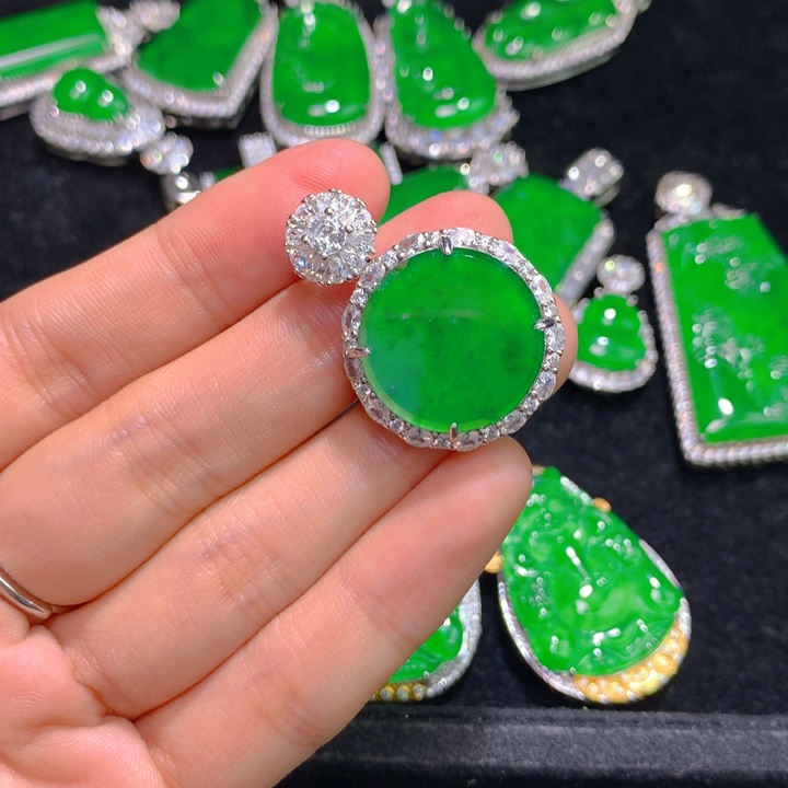 翡翠颈饰银S925镶嵌一个