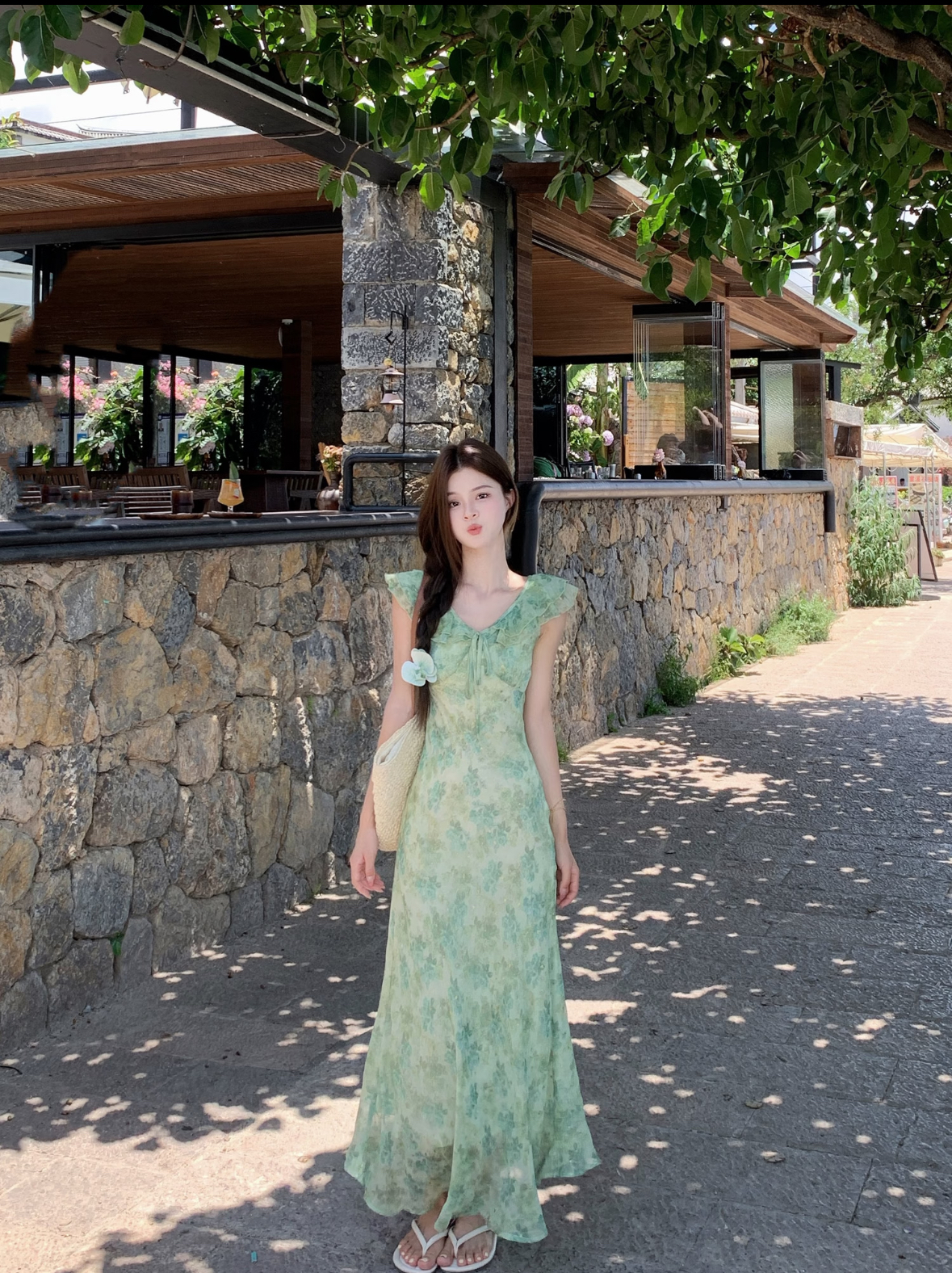 女装新款夏季春秋法式U型领中腰吊带夏季V领连衣裙气质流浪丹宁风