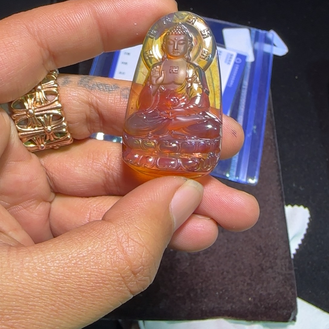 琥珀未镶嵌裸石琥珀