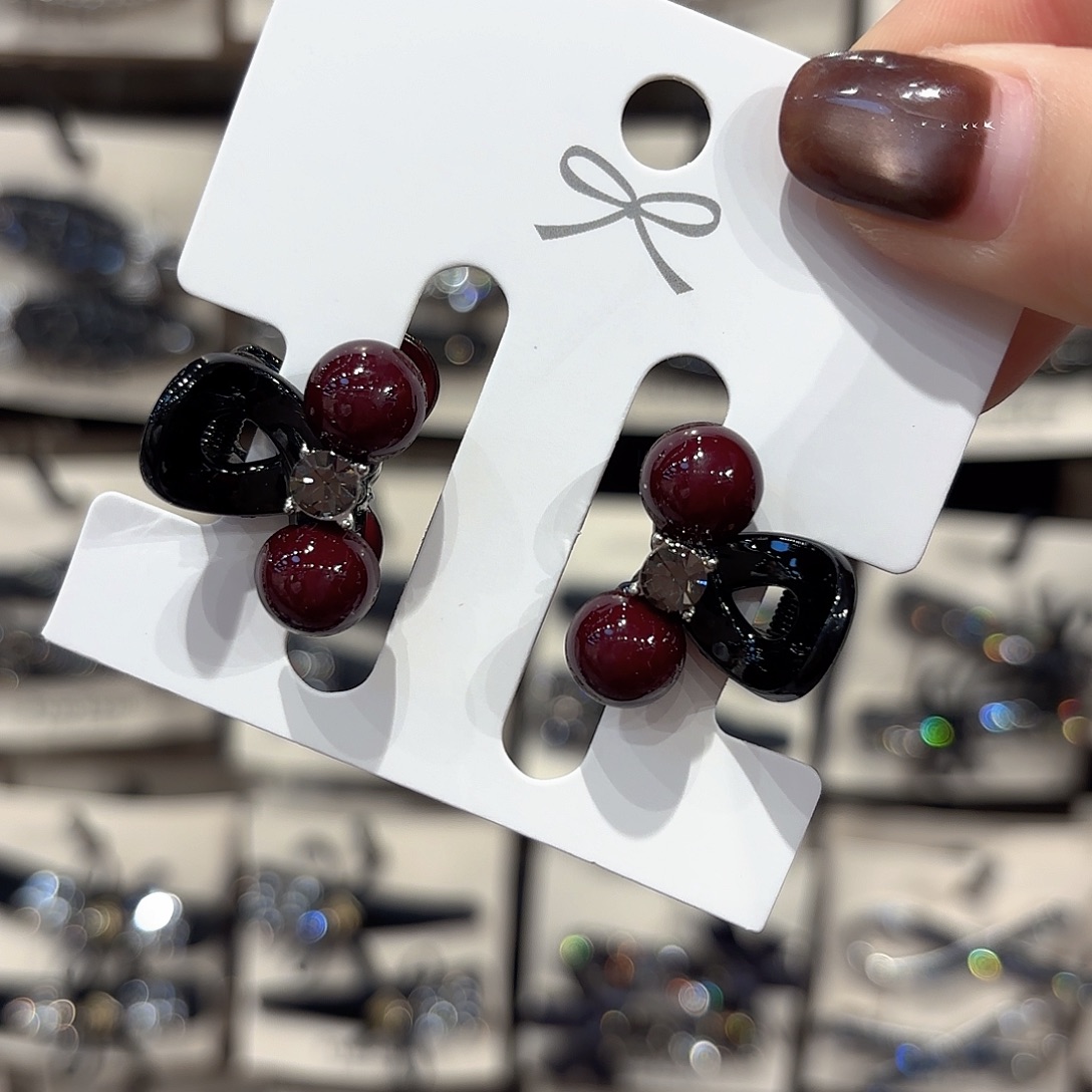 皮质铁合金车厘子刘海夹