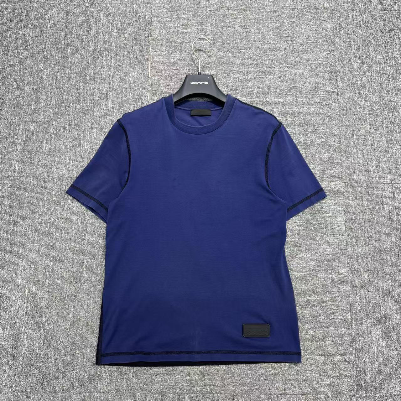 95新 Prada/普拉达 Prada 徽标短袖/s码/污渍/编码14070