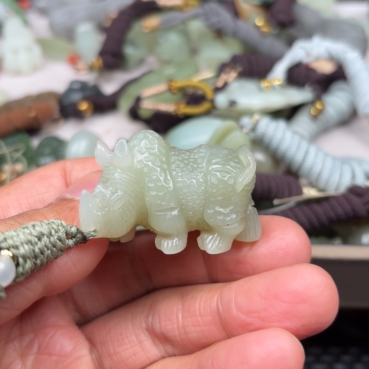 和田玉吊坠未镶嵌