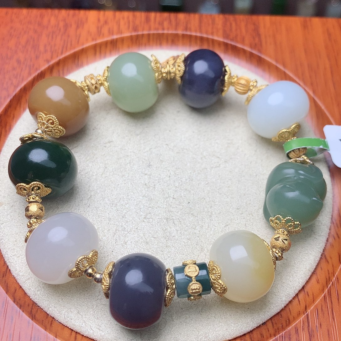 未镶嵌戒指和田玉多宝设计款手串