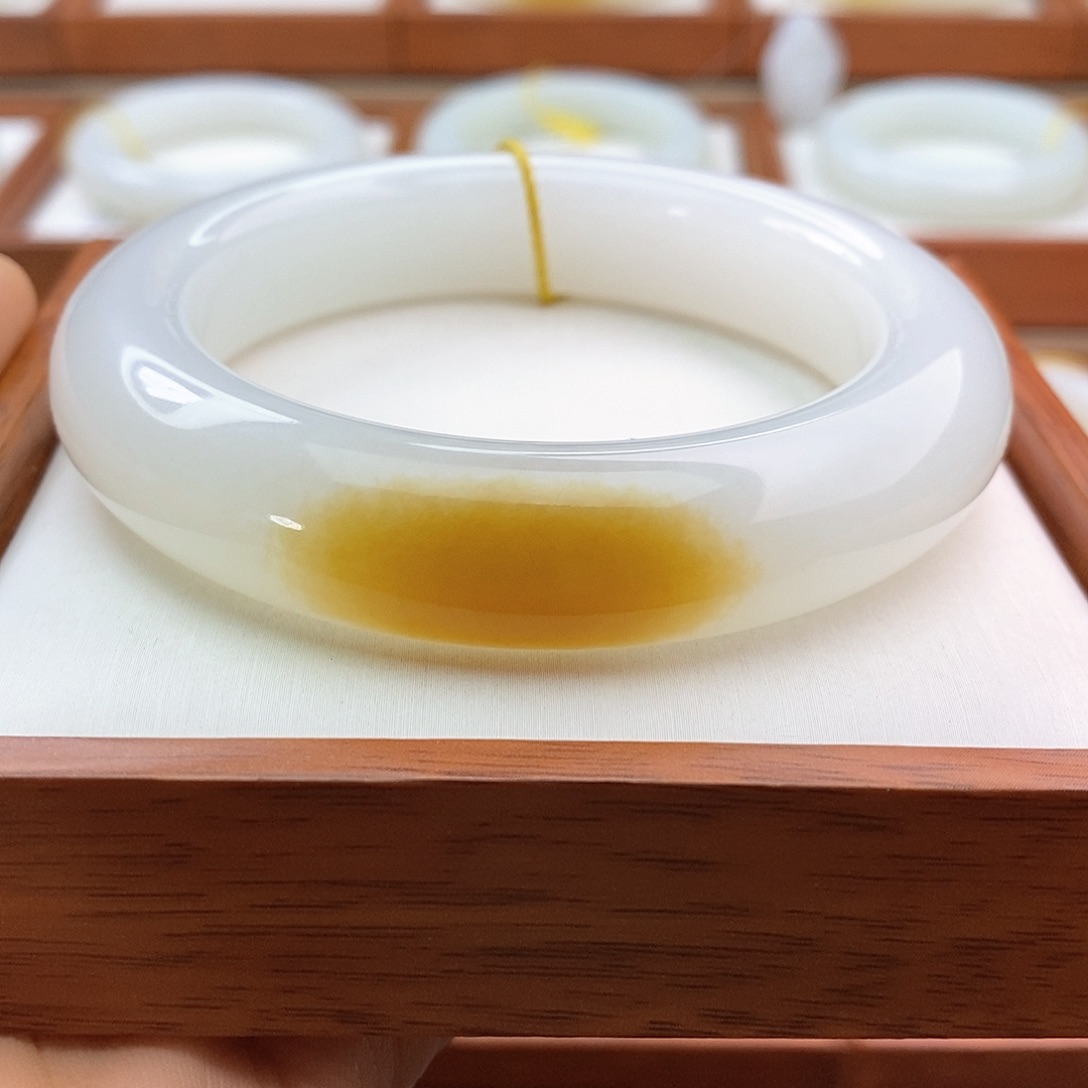 和田玉（糖玉）手镯未镶嵌