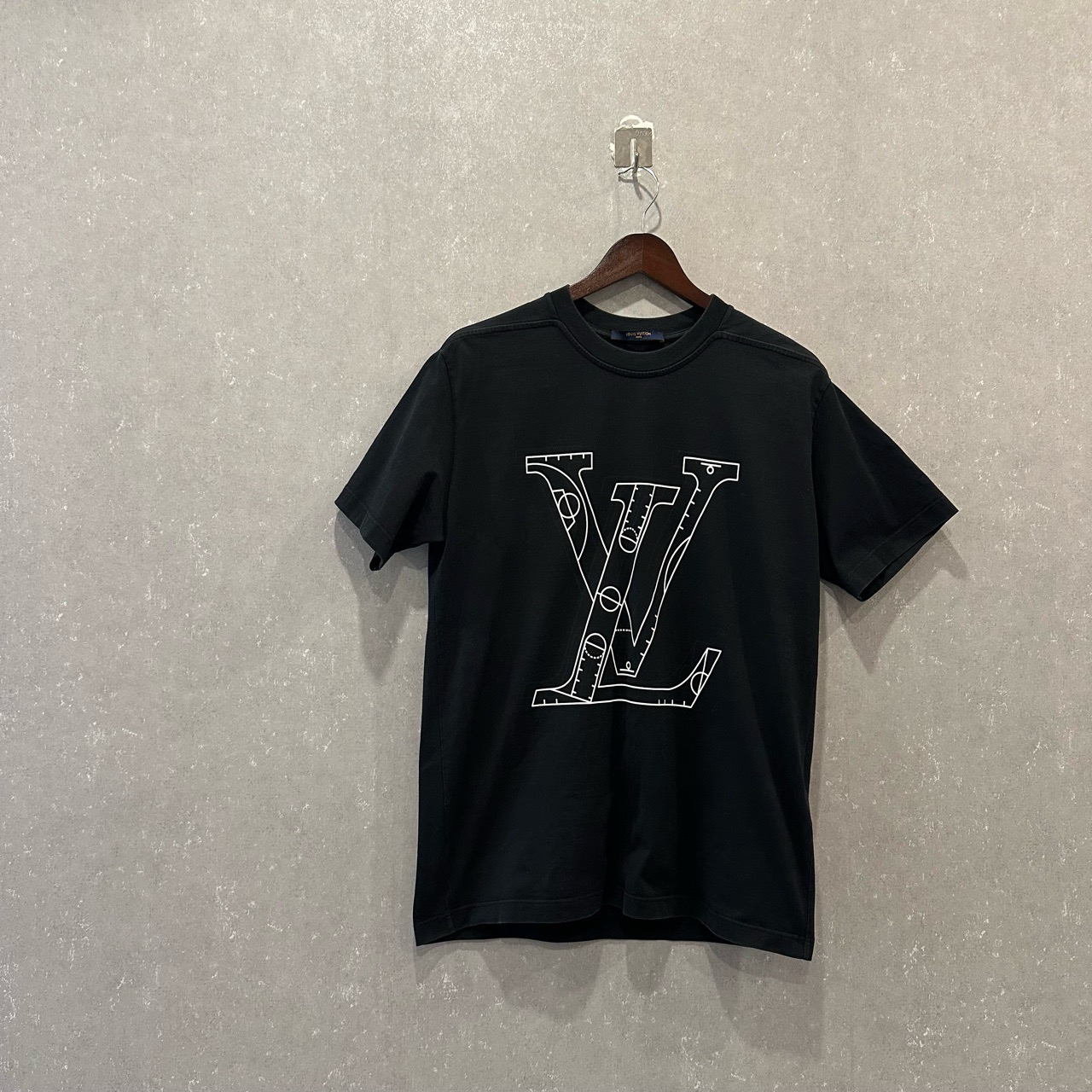 LOUIS VUITTON x NBA 联名款 纯色印花经典短袖 M码/99新/003421
