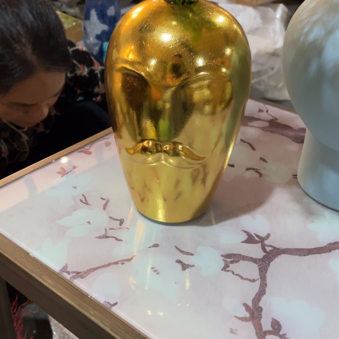 陶瓷花瓶，家居摆件。