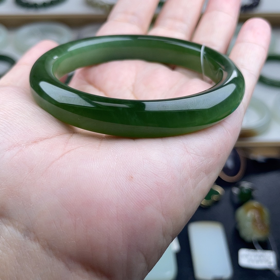 和田玉（碧玉）手镯未镶嵌