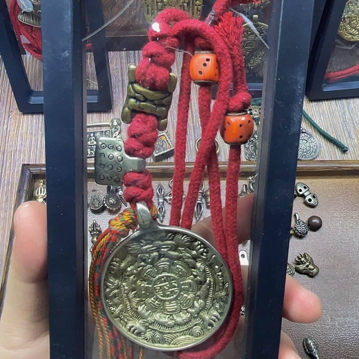 包挂腰挂车挂九宫八卦牌