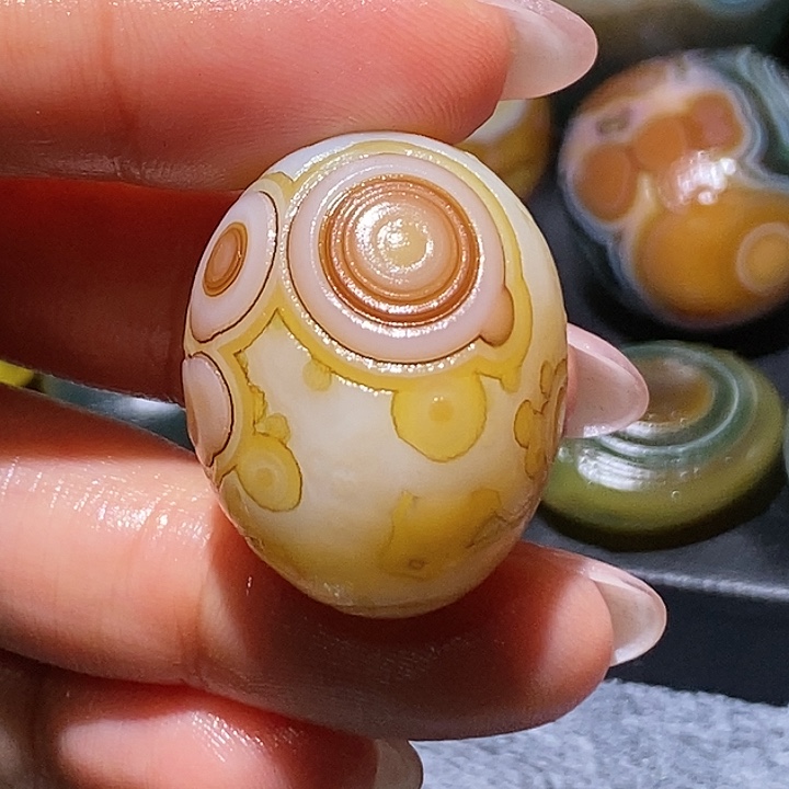 熙***沂玛瑙/玉髓未镶嵌珠宝奇石