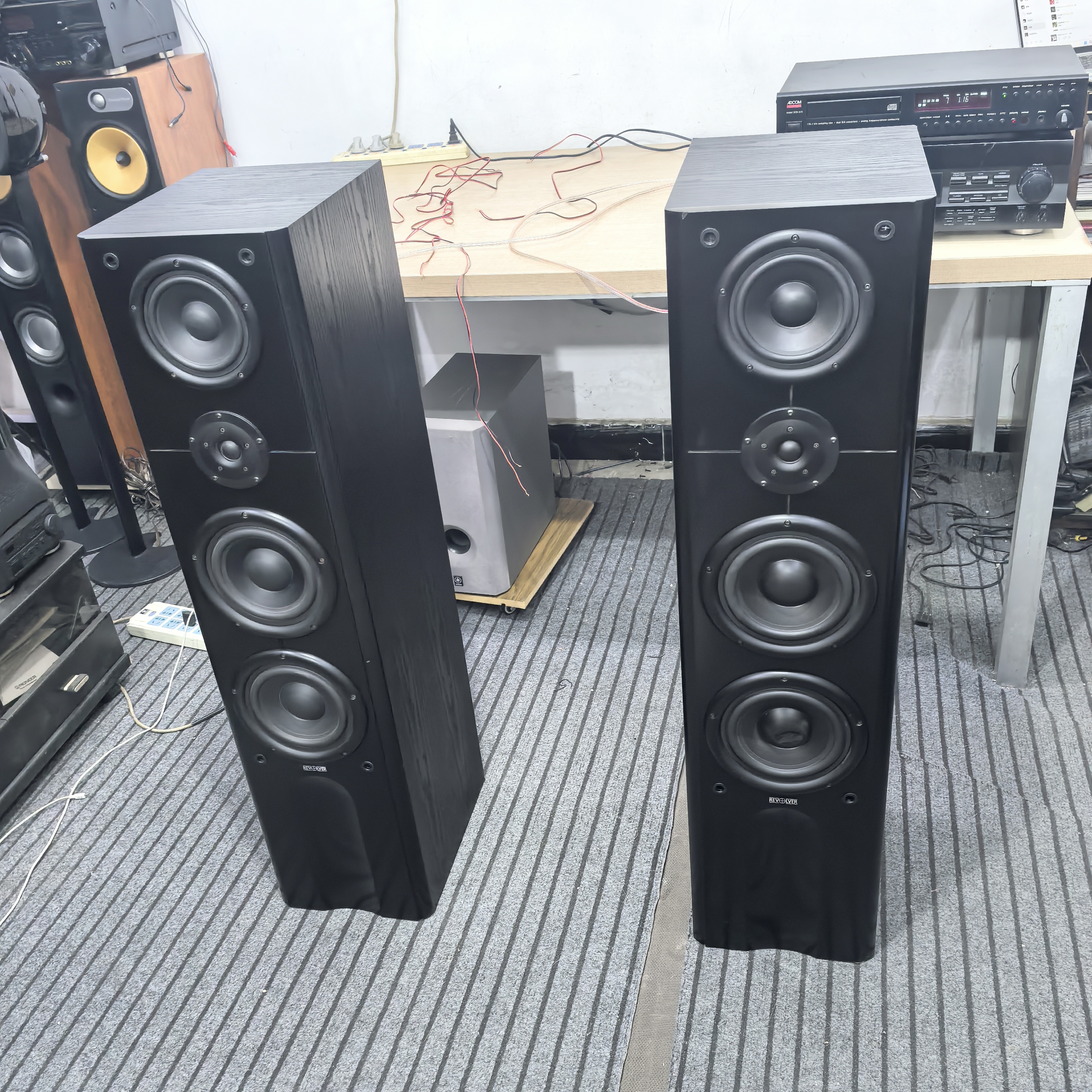 8新  落地音箱一只音箱高音不响邮费自理