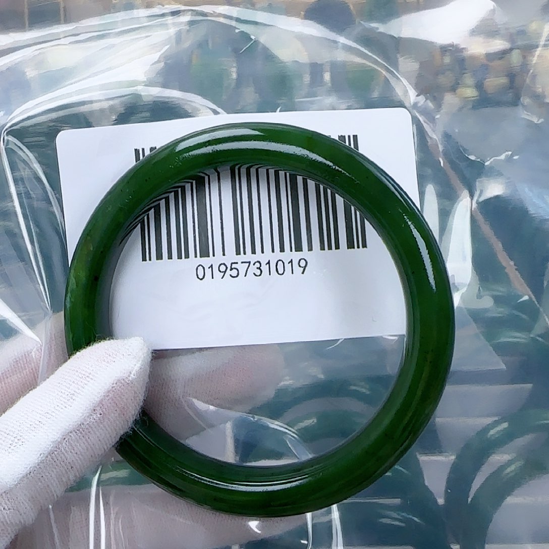 和田玉（碧玉）手镯未镶嵌63