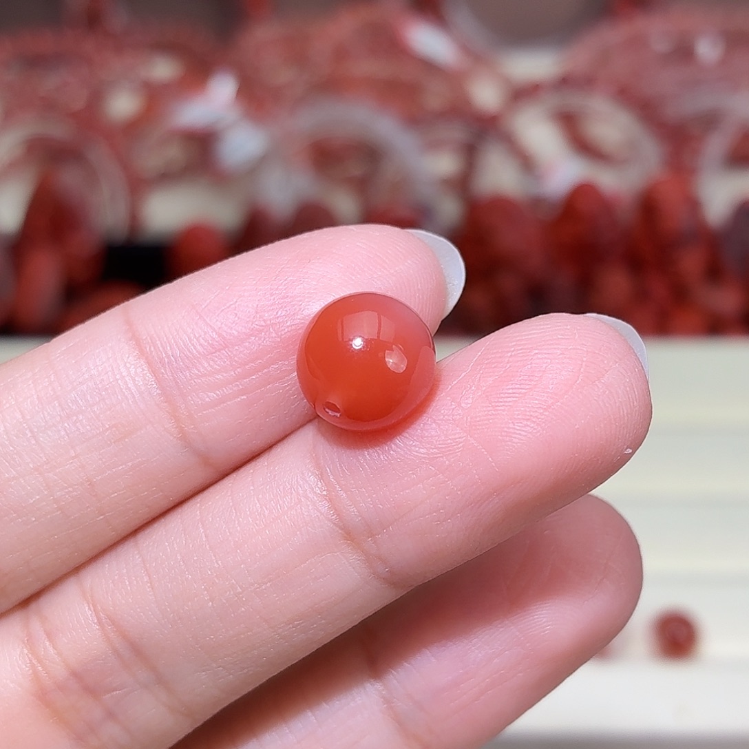 艾***说南红玛瑙未镶嵌颈饰