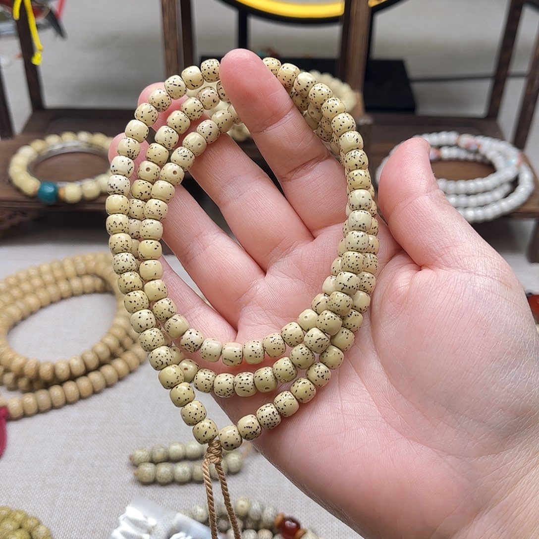 佑***佑星月菩提吊坠原生态素串