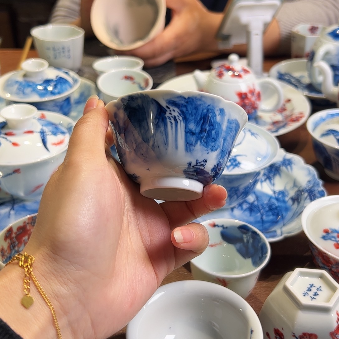 *****青花手绘山水主人杯