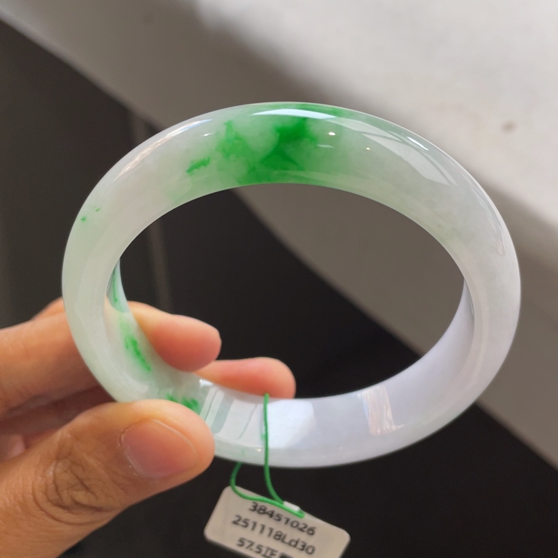 翡翠未镶嵌手镯白底青手镯