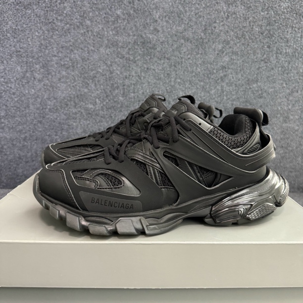 99新 Balenciaga/巴黎世家 43码 track 黑武士 老爹鞋 原盒