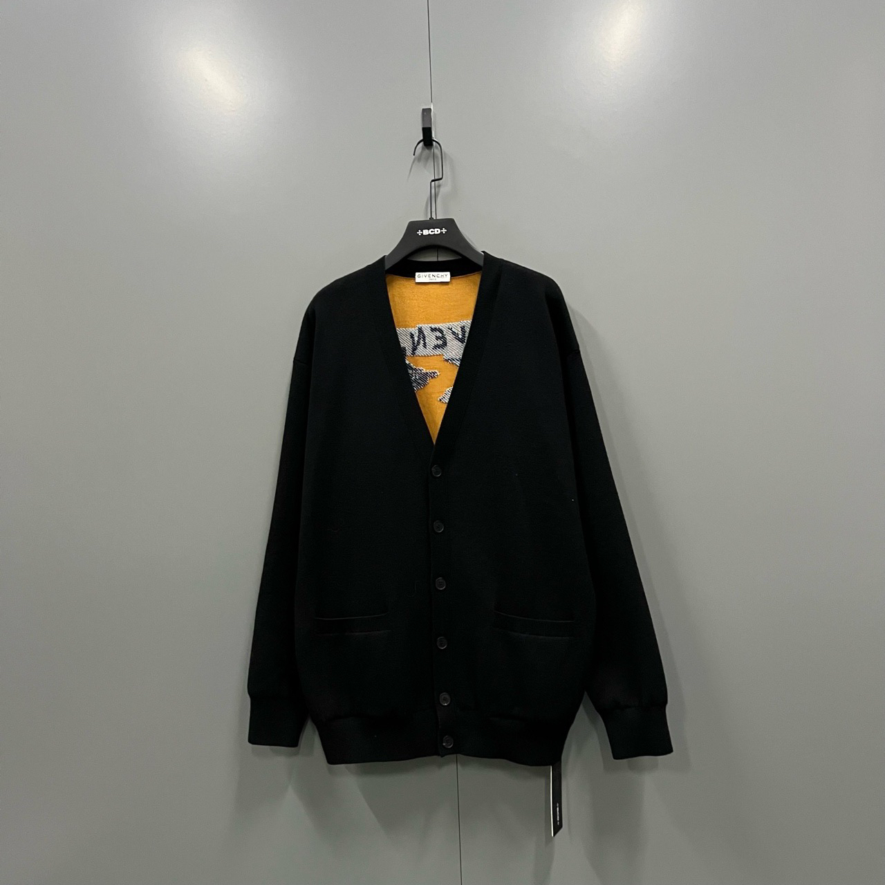 95新 Givenchy/纪梵希 (ll) 背后涂鸦logo针织开衫 XXL码