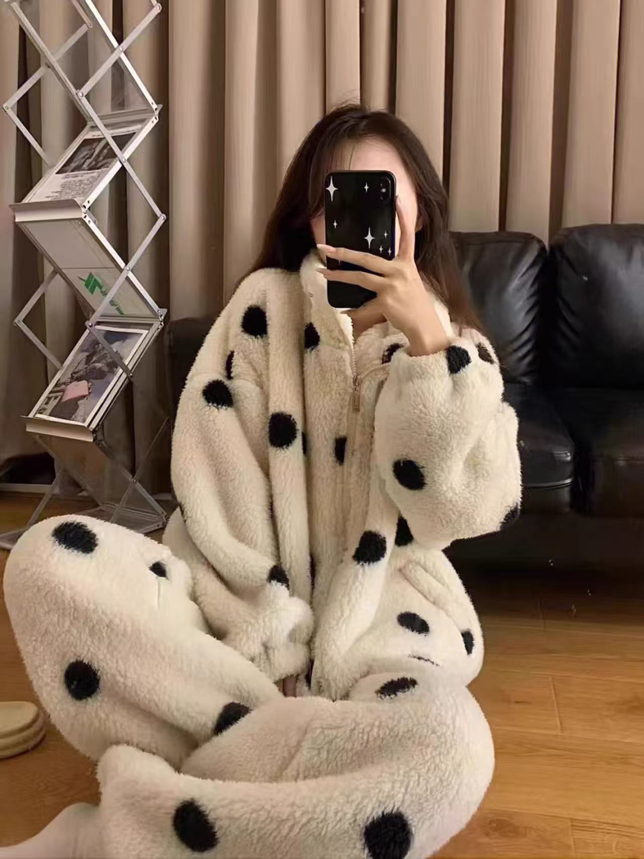 2025黑白点睡衣冬季加绒加厚女生舒棉绒甜美休闲时尚家居服套装