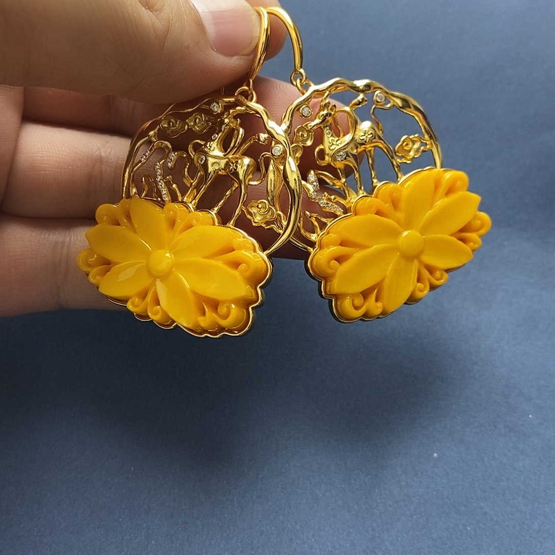 琥珀未镶嵌裸石耳坠