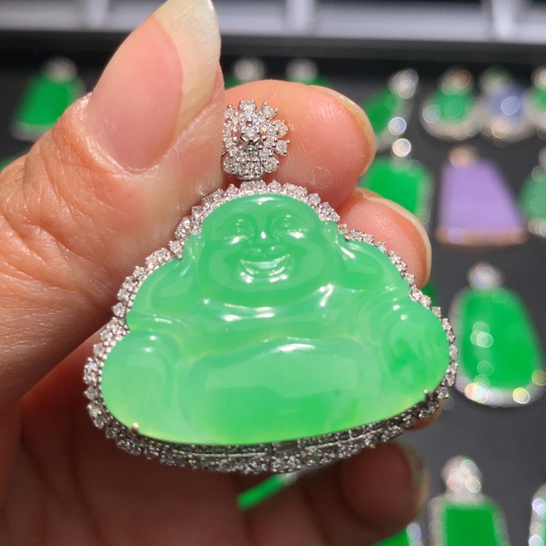 翡翠颈饰18K金镶嵌翡翠