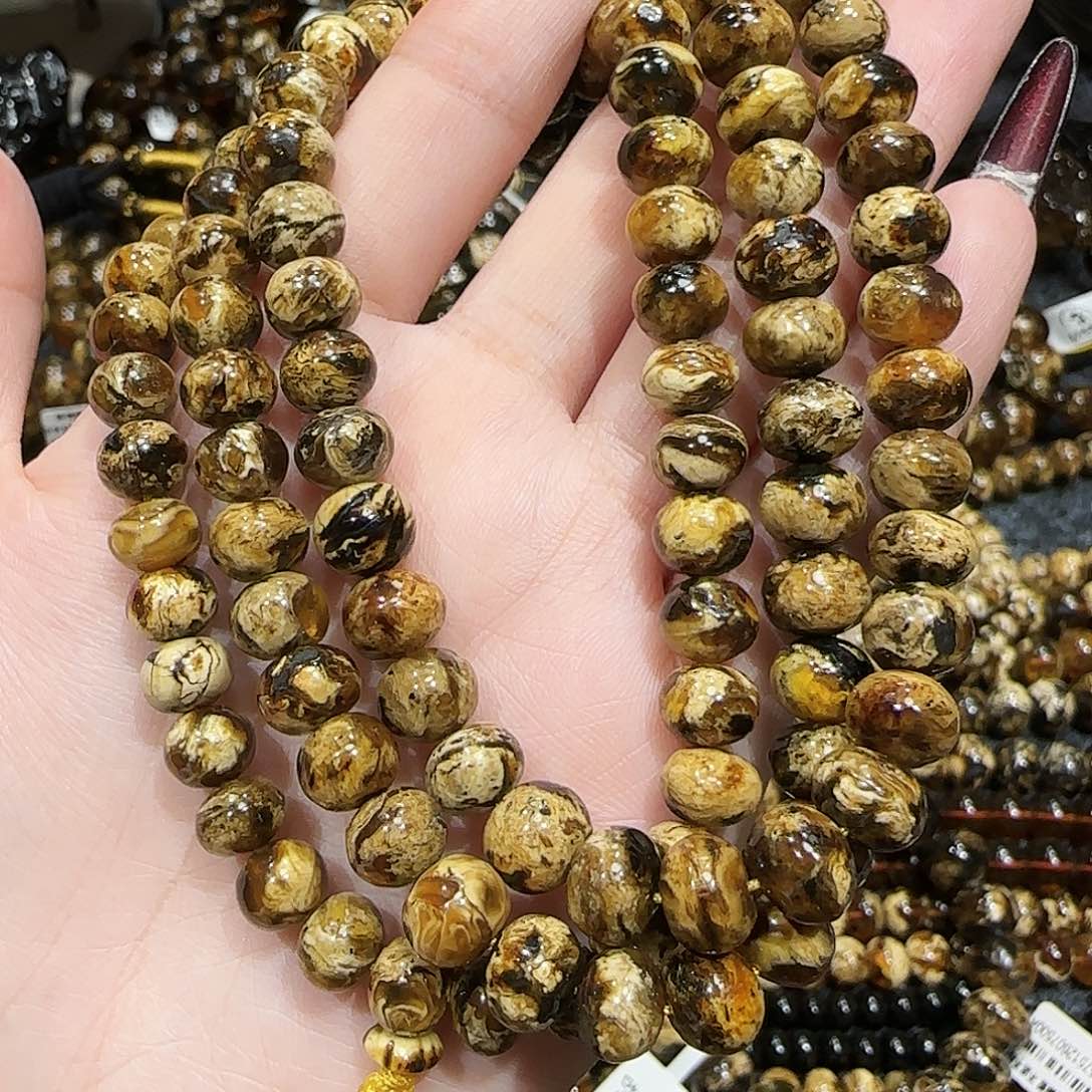 琥珀颈饰未镶嵌粗**衣抚顺琥珀