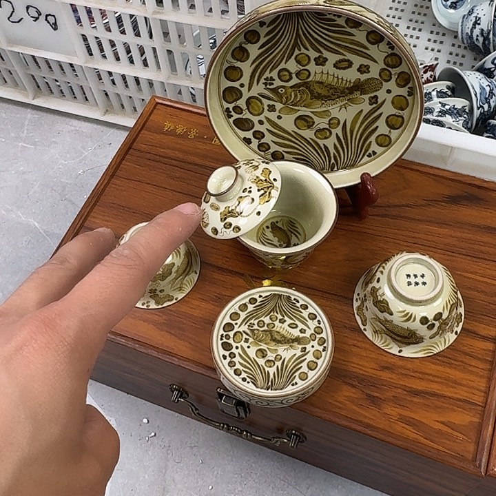 瓷片釉里红鱼藻纹五件套