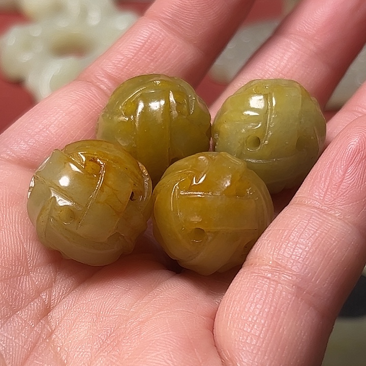 杨***柳和田玉（糖玉）未镶嵌挂件