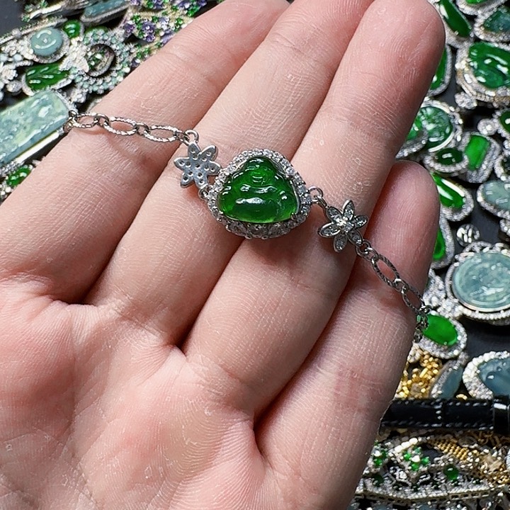 翡翠颈饰未镶嵌天然A货翡翠放漏