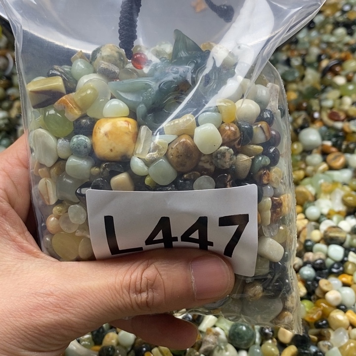 蛇纹石玉鱼缸石未镶嵌