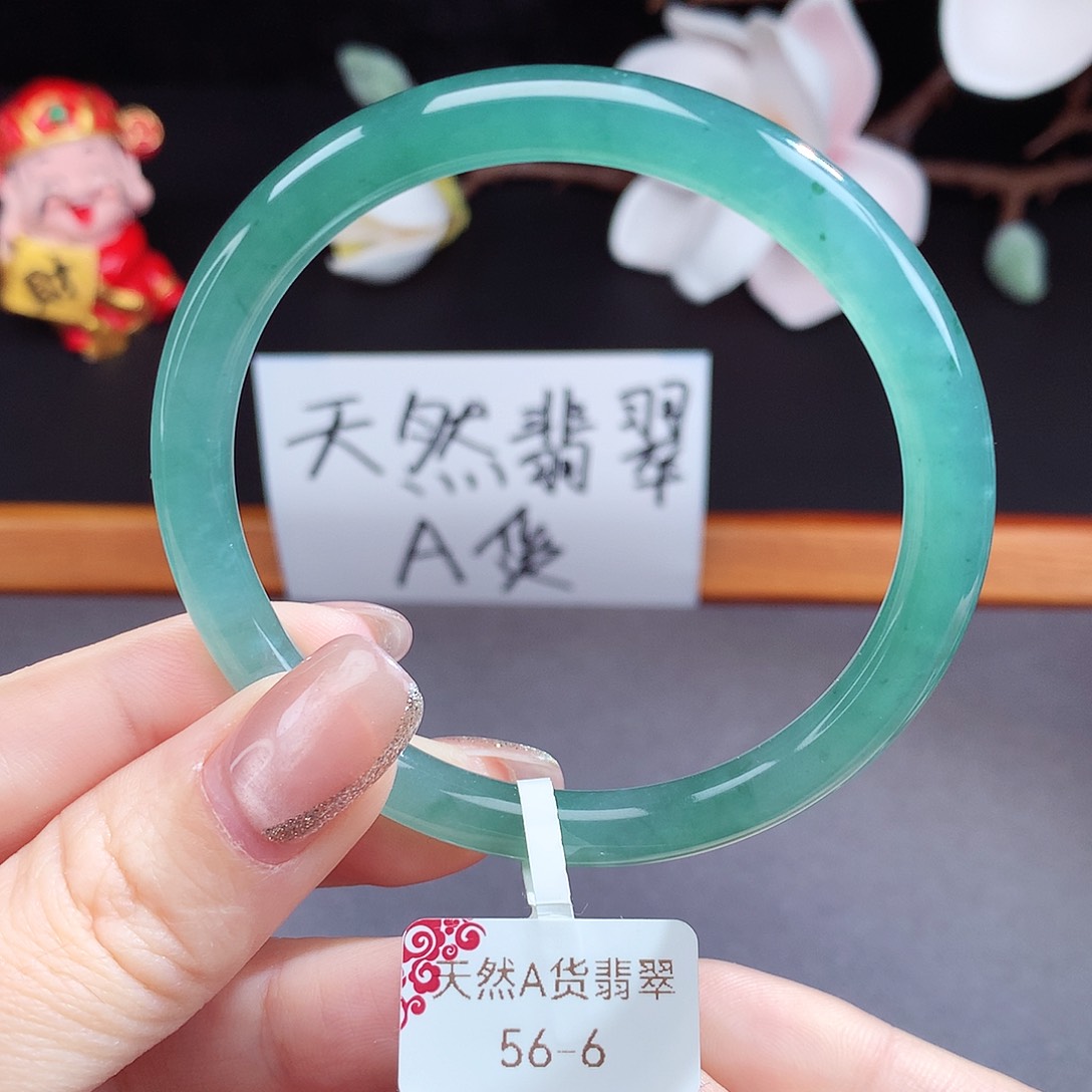 翡翠手镯（圆镯）未镶嵌