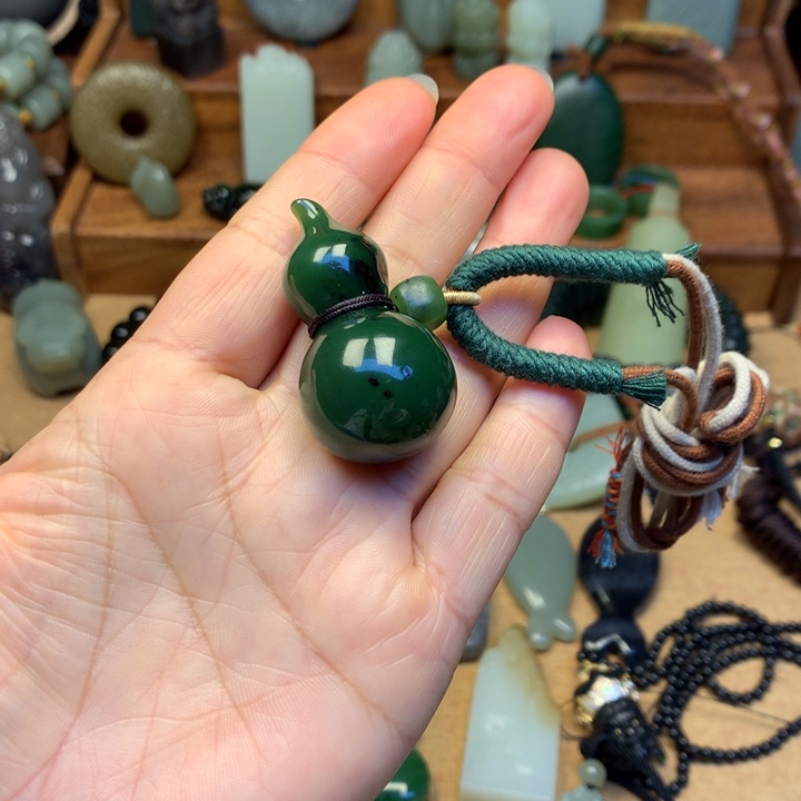 今***嘴和田玉未镶嵌颈饰