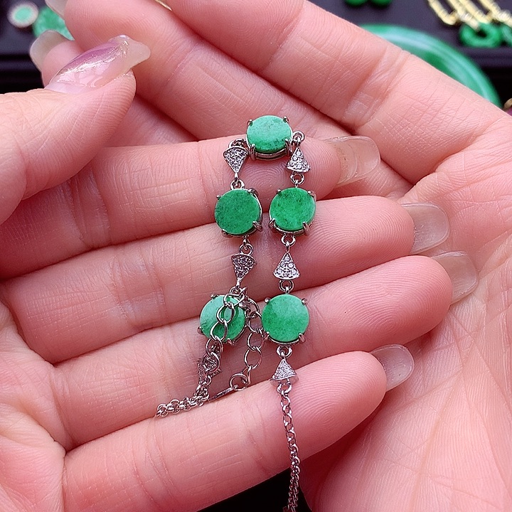 翡翠颈饰银S925镶嵌翡翠