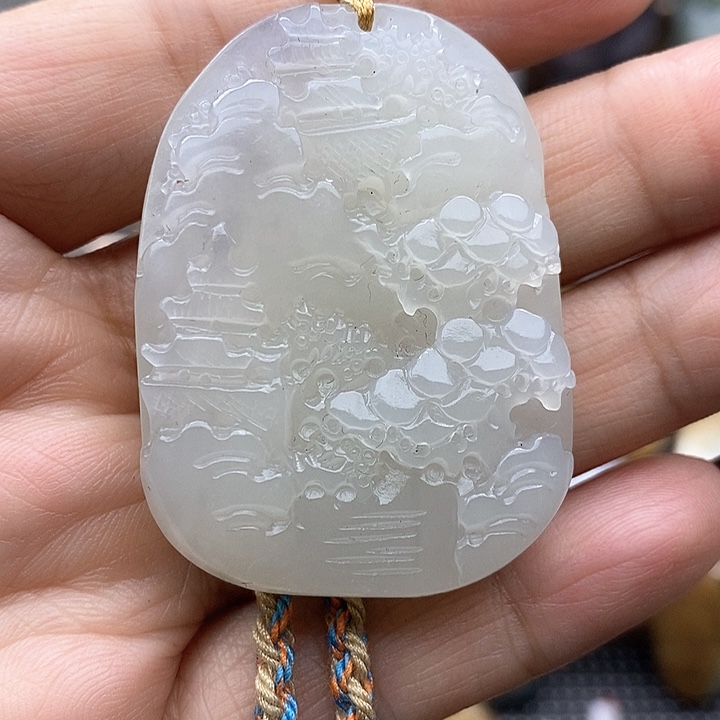 颈饰未镶嵌和田玉（糖玉）