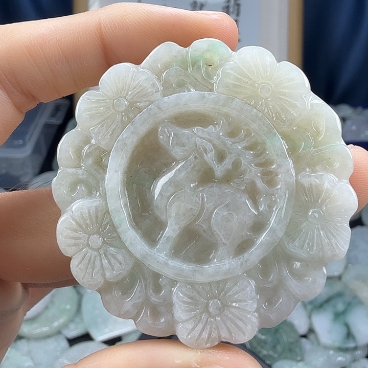 翡翠未镶嵌颈饰翡翠