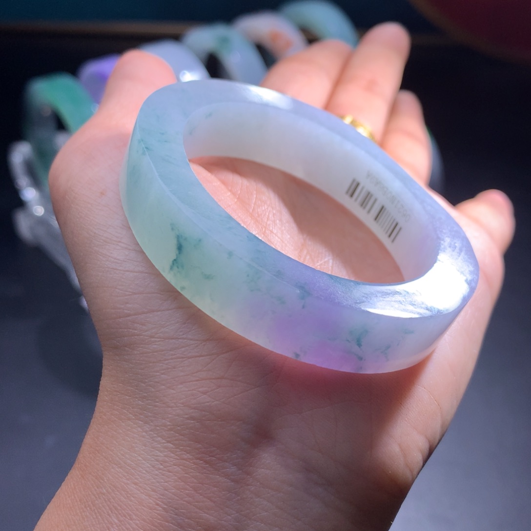 未镶嵌翡翠手镯定制翡翠
