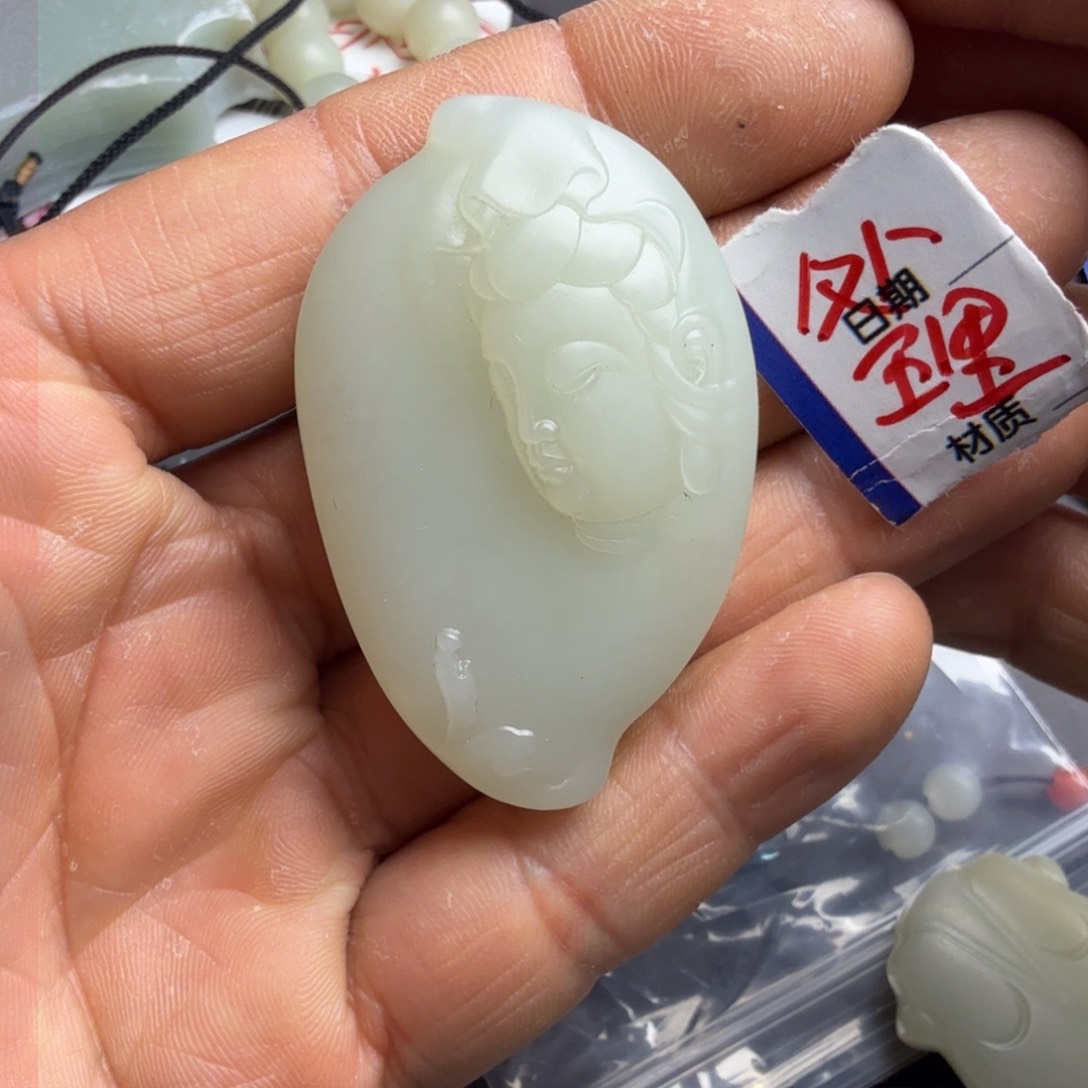 和田玉颈饰未镶嵌